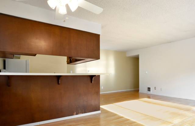 Spacious Loft-Style Unit Across from Fairwood Shopping Center photos photos