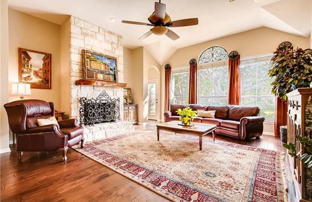 11 Lost Meadow TRL - 11 Lost Meadow Trl, The Hills, TX 78738