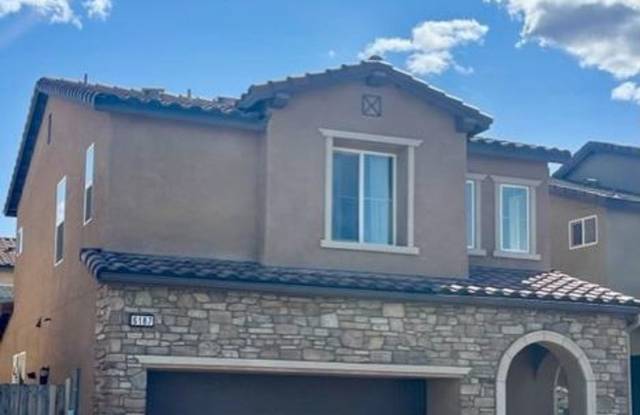 3 Bedroom 2.5 bathroom Home in Bonadelle gated community - 6187 East Brick Drive, Fresno, CA 93727