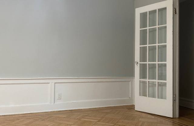 6918 Narrows Avenue Gallery 2