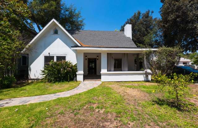 RARE English Country Home Available in the heart of Pasadena!!! Price Reduced! photos photos
