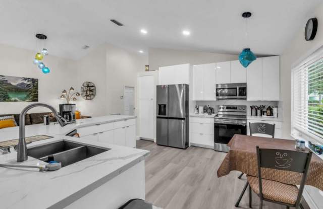 5439 NW 122ND Dr. Gallery 1