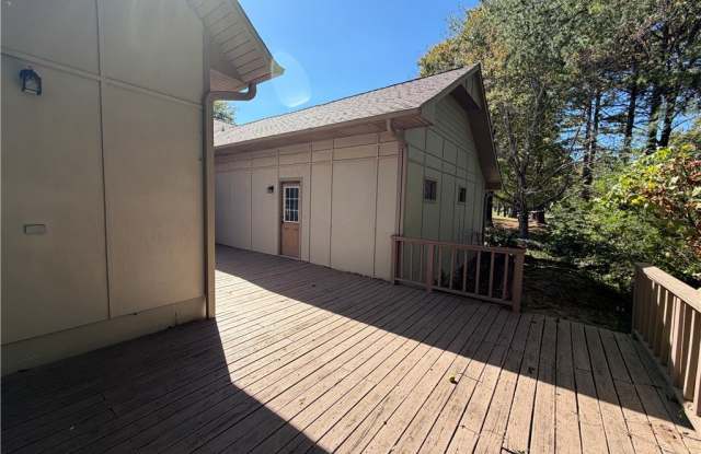 1505 Holly Place Gallery 3