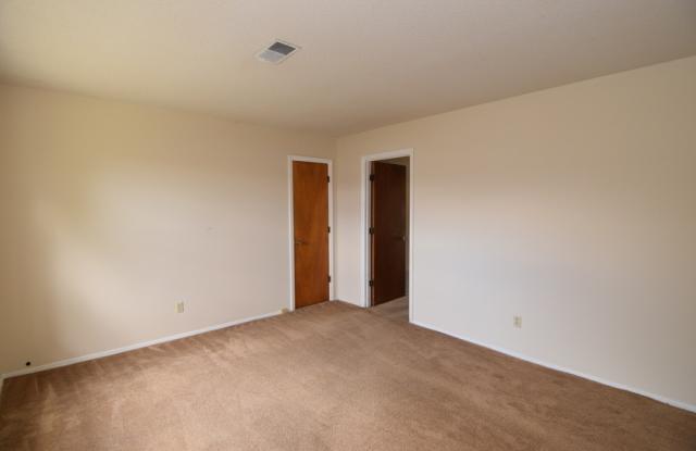 Newly Renovated 2-Bedroom Apartment in Hill Place on Walden Drive! Gallery 3