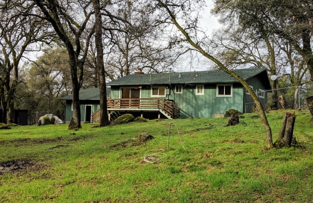 16449 McCourtney Rd - 16449 Mccourtney Road, Nevada County, CA 95949