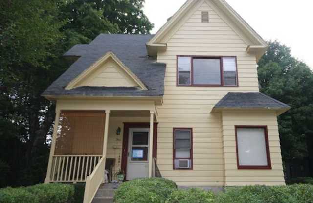 148 College Ave NE Apt 3 Gallery 2