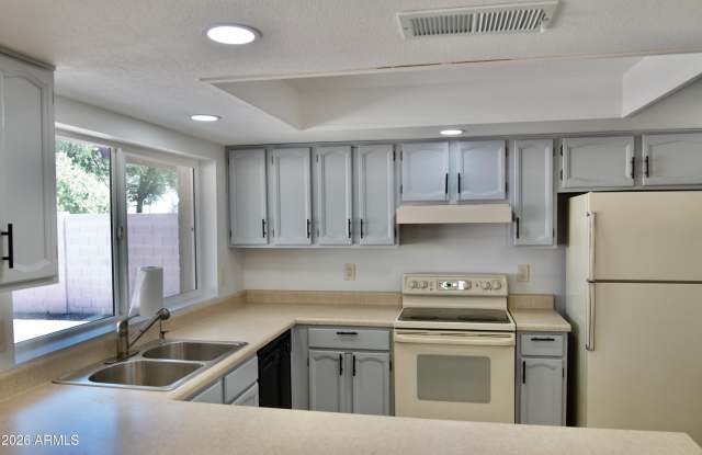 16801 N 45TH Place Gallery 3