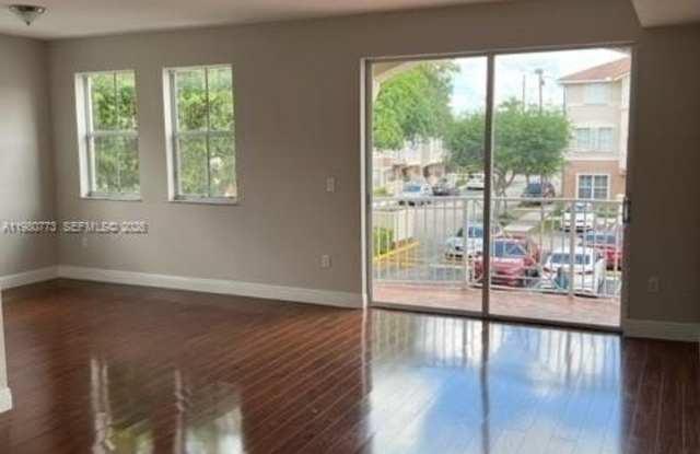 8826 W Flagler St photos photos