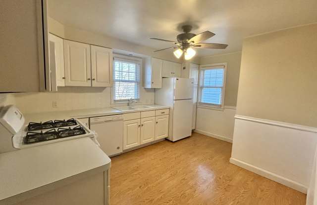 Cozy 3 Bedroom, 2.5 Bath Home in a Great Omaha Location! Gallery 4