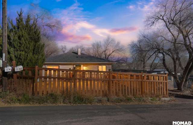 Charming 2BR Duplex in Colorado Springs - 30 West Navajo Street, Colorado Springs, CO 80905