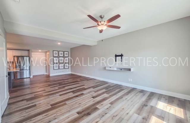 3 Bedroom Clive Townhome | Waukee Schools | 2-Car Garage Gallery 4