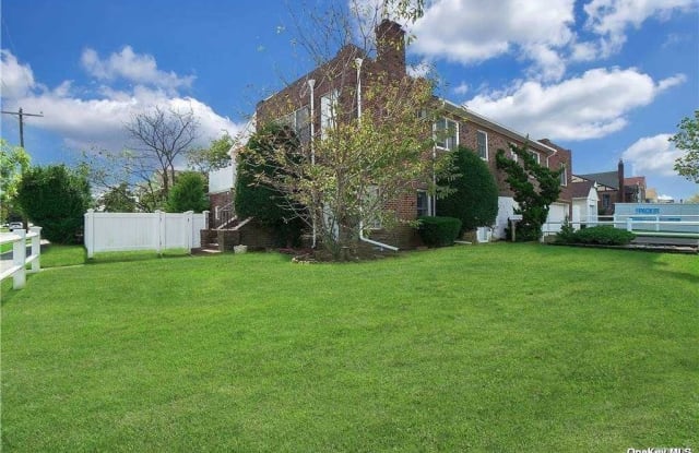 215 Roosevelt - 215 Roosevelt Boulevard, Long Beach, NY 11561