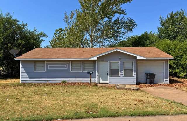 3 Bed 1 Bath Home Backing Up To Lynwood East Park! photos photos