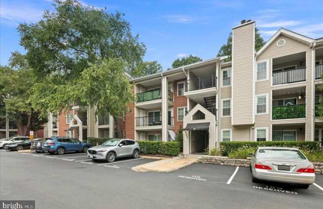 3303 WYNDHAM Circle Gallery 4