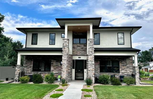 2990 S Vine St photos photos