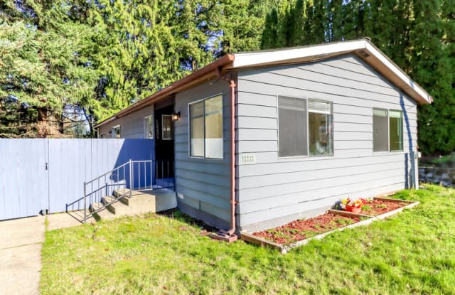 12232 SE 207th St - 12232 Southeast 207th Street, Kent, WA 98031
