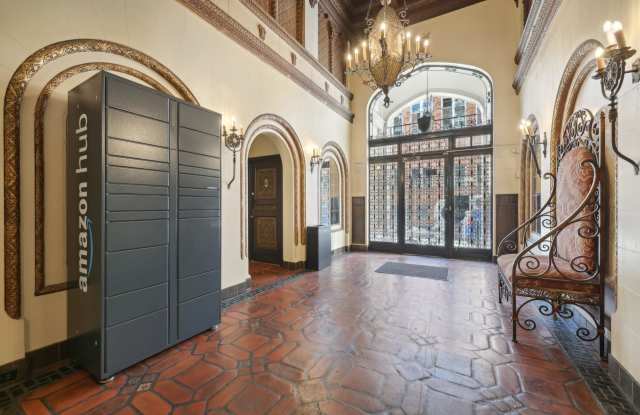 950 Franklin Street Gallery 2