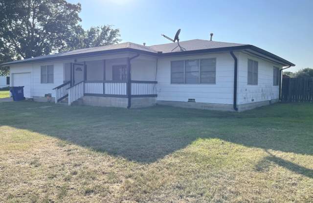 12341 Texas 21 - 12341 Texas 21, Midway, TX 75852