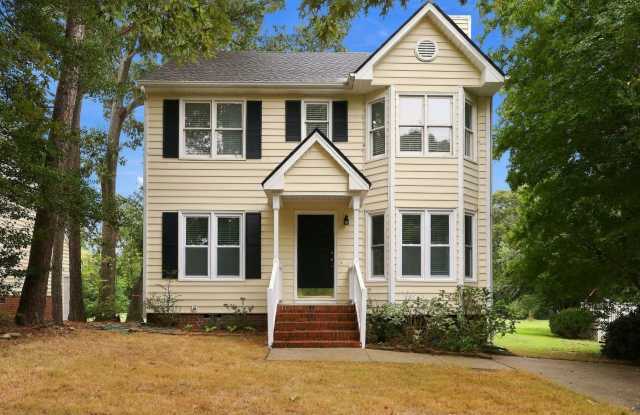 3-Bedroom Hedingham Home with Golf Course Views & Expansive Deck Gallery 1