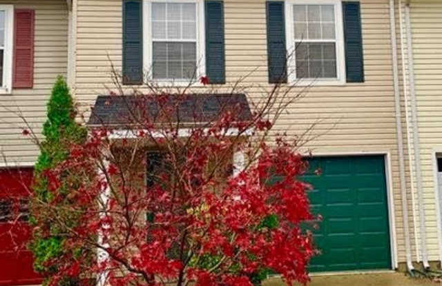 Spacious 3 Level 3 Bedroom Townhouse - 1004 Shaw Court, Stafford County, VA 22405 Spacious 3 Level 3 Bedroom Townhouse - 1004 Shaw Court, Stafford County, VA 22405