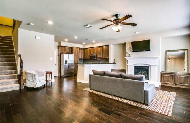 5729 Headquarters Drive Gallery 4