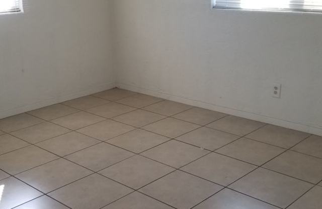 RENT REDUCTION!! 2 bed 1 bath Apartment Water and Pest Control Included Gallery 4