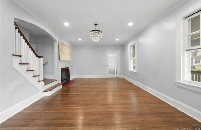 111 Elmwood Place - 111 Elmwood Place, Bridgeport, CT 06605 111 Elmwood Place - 111 Elmwood Place, Bridgeport, CT 06605