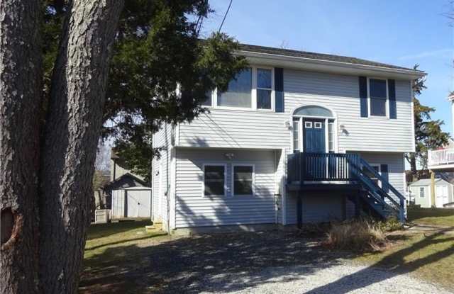 34 Berkley Avenue - 34 Berkley Avenue, Newport County, RI 02871