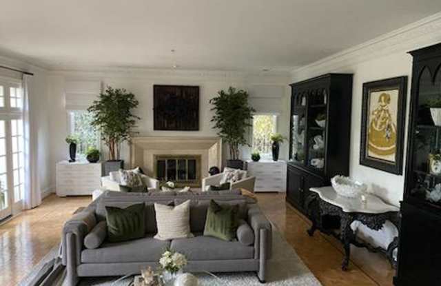 BEVERLY HILLS HOME IN THE FLATS FOR LEASE - 715 North Rexford Drive, Beverly Hills, CA 90210