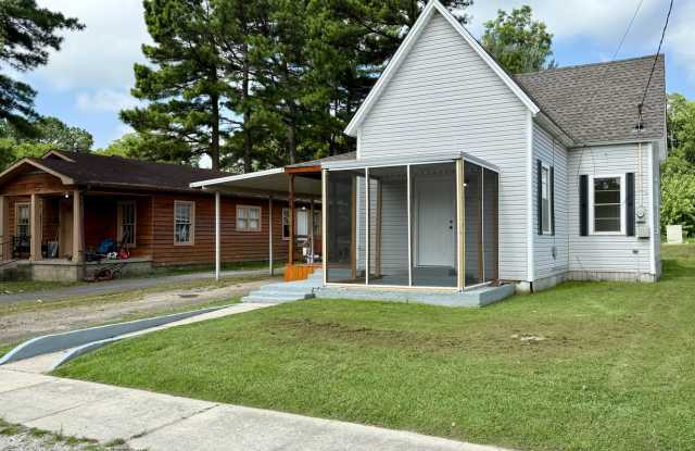 Fully Remodeled 3 Bedroom/1 Bathroom Home in Paragould AR - $1325/month photos photos