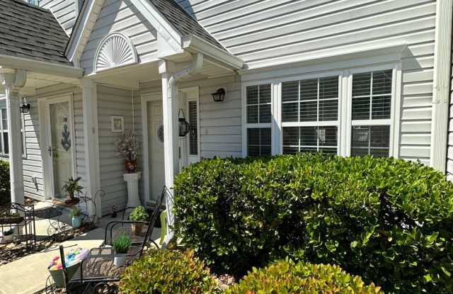 Charming 2-Bedroom, 2.5-Bath Fully Furnished Townhome Available East of 17 Gallery 4