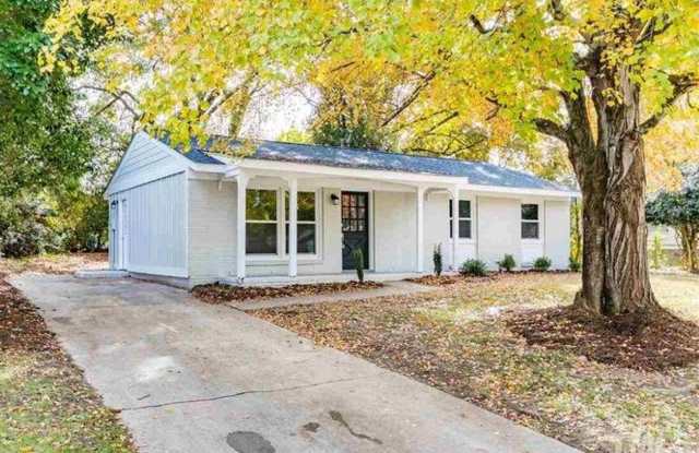 Gorgeous 3/1 Renovated single family home in SE Raleigh - Pet Friendly with Fenced-in Backyard! photos photos