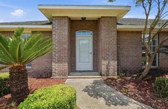 All Brick 4 Bedroom in Crestview! Gallery 3