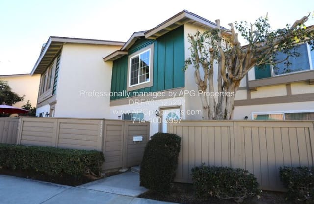 8232 Erskine Green - 8232 Erskine Green, Buena Park, CA 90621