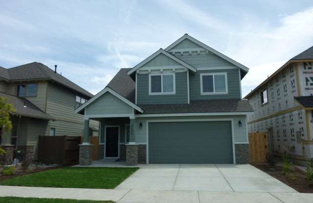 MOVE IN SPECIAL 1/2 OFF FIRST MONTHS RENT- Newer construction / Community pool photos photos