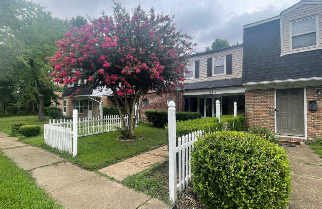 The Perfect 3 Bed, 1.5 Bath Cozy Townhouse photos photos