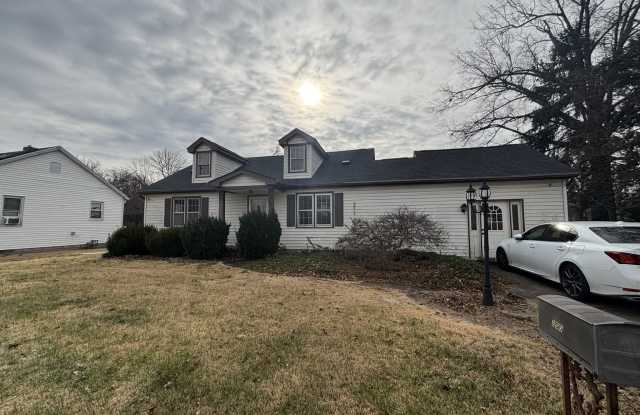 2509 Covert Avenue photos photos