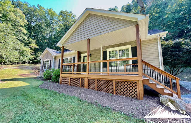 PRIVATE 3BED/2BATH IN HORSE SHOE Gallery 1