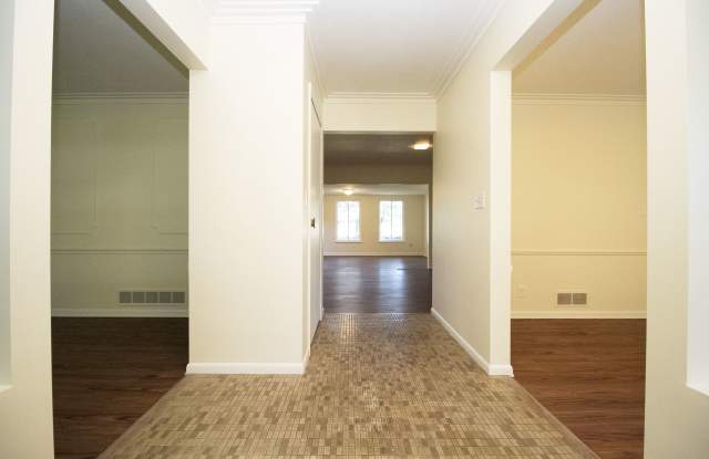 2545 Amara Dr Gallery 3