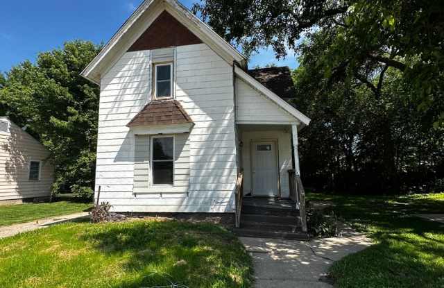4-bedroom, 2-bath home in Beloit photos photos