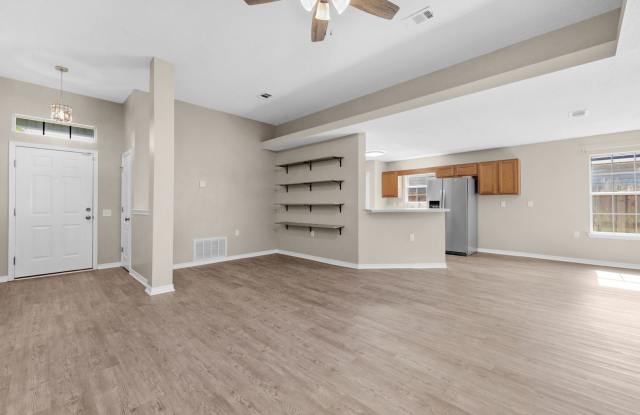 Charming 3-Bedroom Home in a Great Neighborhood with Pool & Park Access! Gallery 4