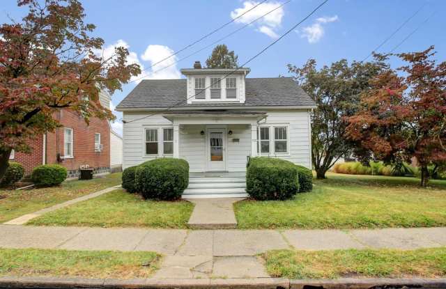 Charming 4-Bedroom Bungalow at 557 N. Franklin St – Move-In Ready - 557 North Franklin Street, Chambersburg, PA 17201