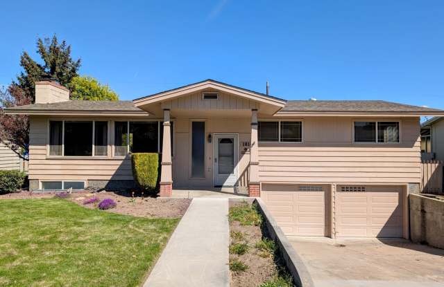 Over Sized 3-Bed, 2.5-Bath SFH w/ 2-Car Garage, & Fenced Backyard! photos photos