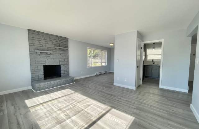 2 Bedroom 2 Bathroom Ballard Duplex! photos photos