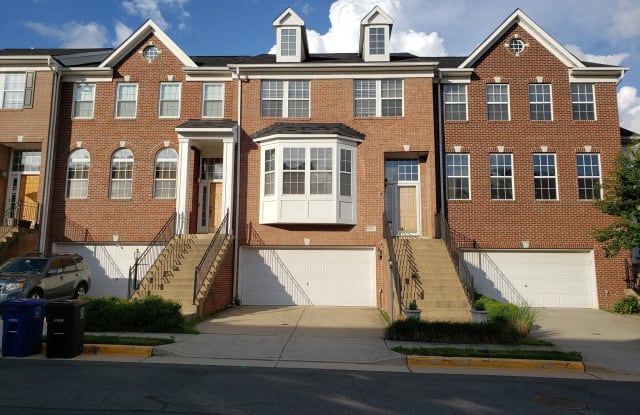 826 VALEMOUNT TERRACE NE - 826 Valemount Terrace Northeast, Leesburg, VA 20176