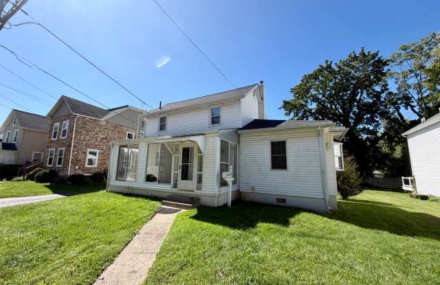 Stunning 3-Bedroom/1-Bathroom Home in Blue Bell Area. Available NOW! Gallery 3