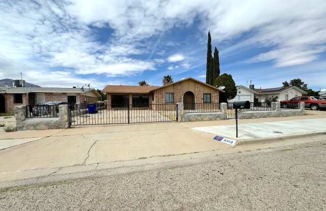 Northeast El Paso 3 Bed Refrig A/C with Pool! photos photos
