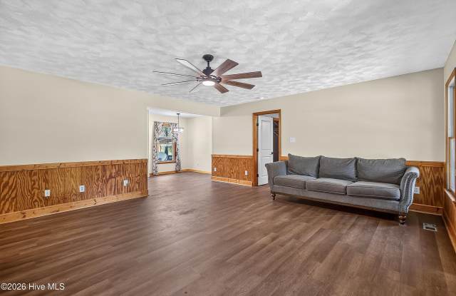 548 Carolina 306 Gallery 3
