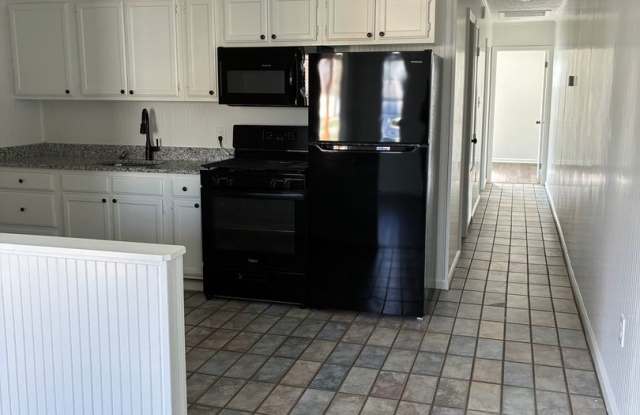 Fully remodeled, turnkey duplex unit in the heart of Bald Knob Gallery 4