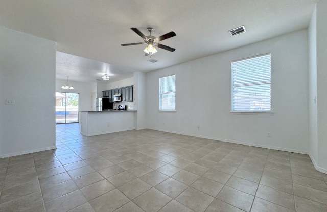 East El Paso 3bed/2Bath Refrig A/C Home! Gallery 4